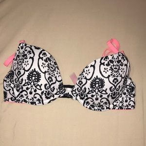 PINK Victoria’s Secret bra